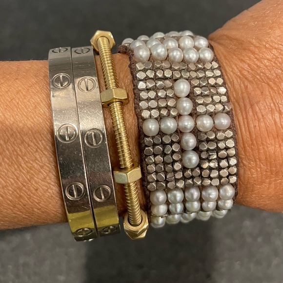 LOVE HEELS PEARL & METAL BRACELET - Picture 2 of 3